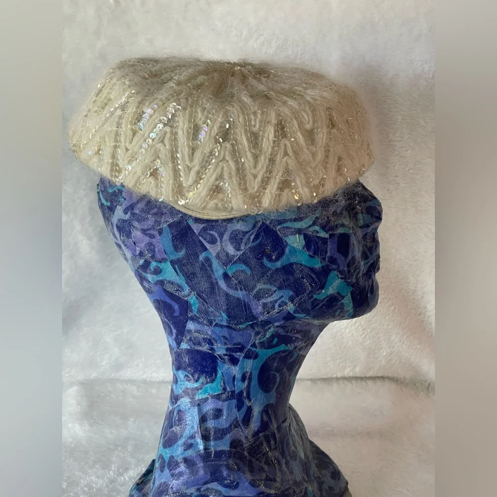 Amazing vintage Modern Miss cream iridescent sequence fascinator hat derby pill